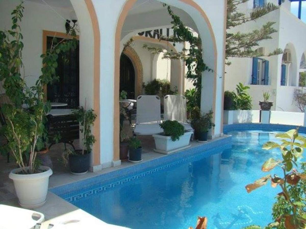 Hotel Koralli Kamári エクステリア 写真
