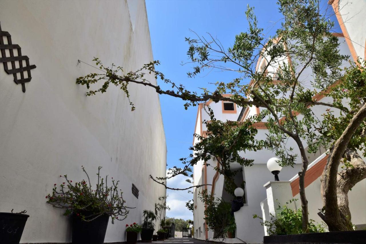 Hotel Koralli Kamári エクステリア 写真