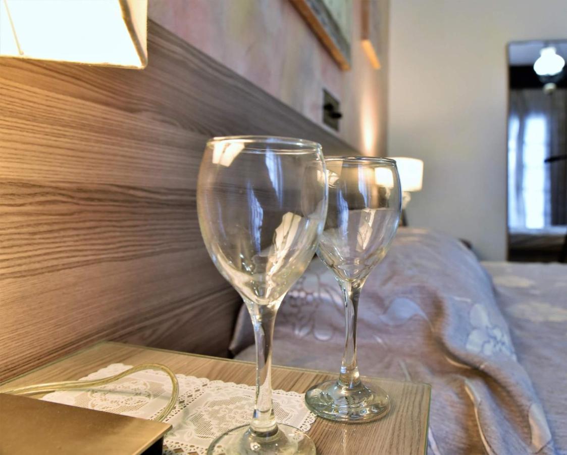 Hotel Koralli Kamári エクステリア 写真