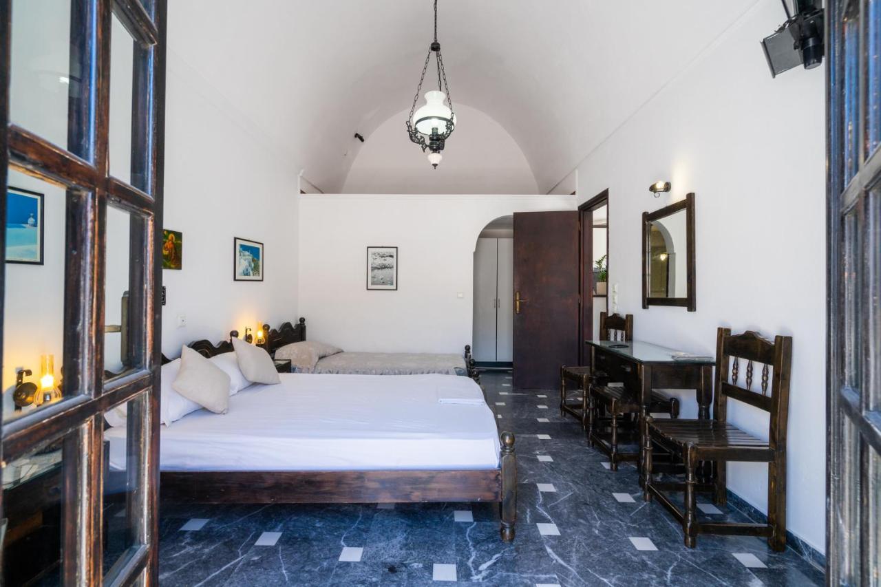 Hotel Koralli Kamári エクステリア 写真